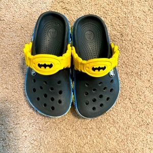 Kids c8 Batman crocs